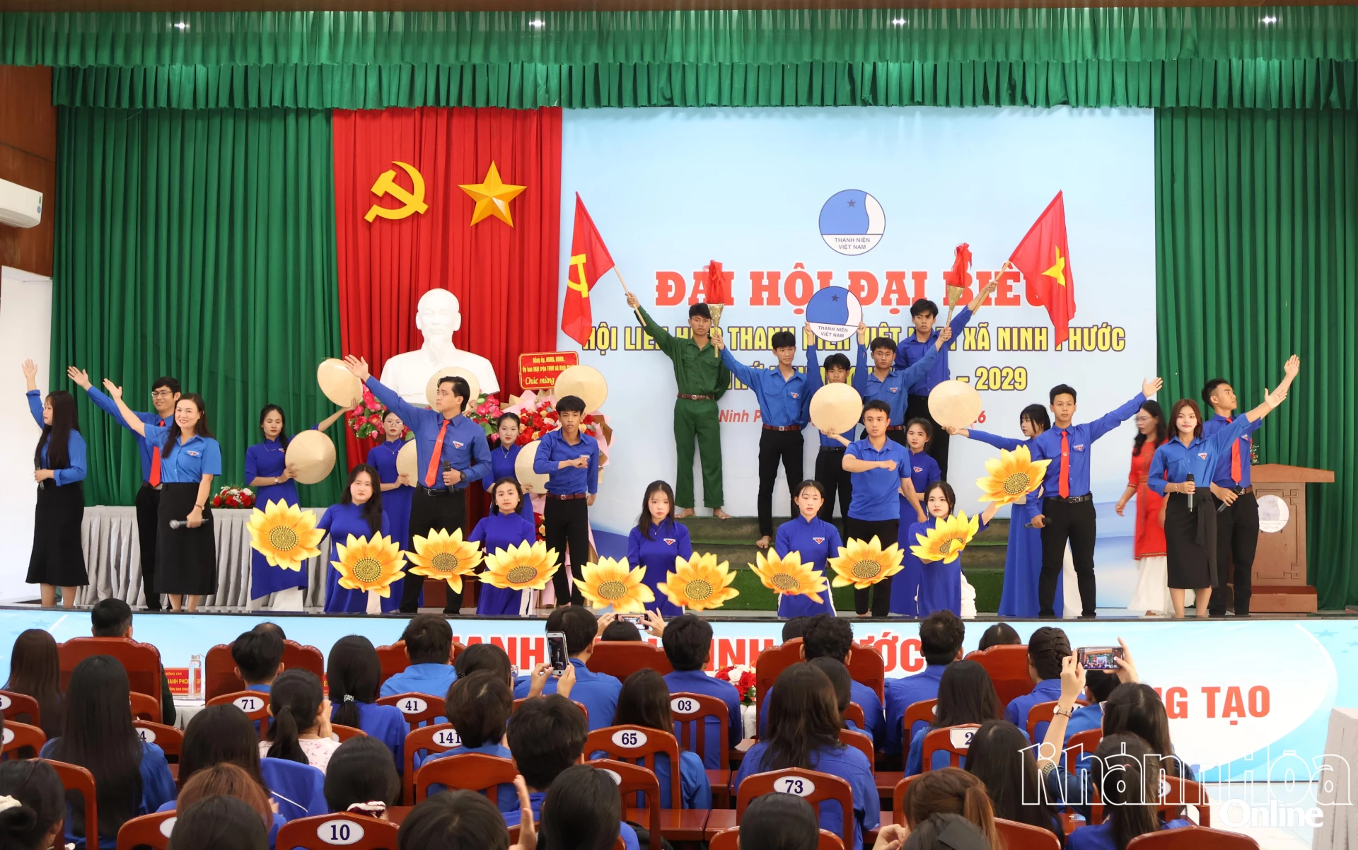 Một tiết mục văn nghệ tại đại hội.