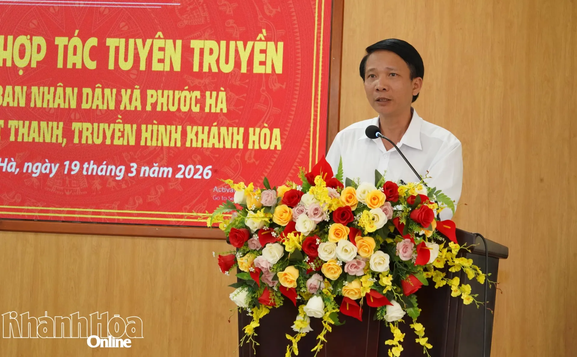 Ông Kiều Tấn Đạt - Phó Bí thư, Chủ tịch UBND xã Phước Hà phát biểu tại lễ ký kết.