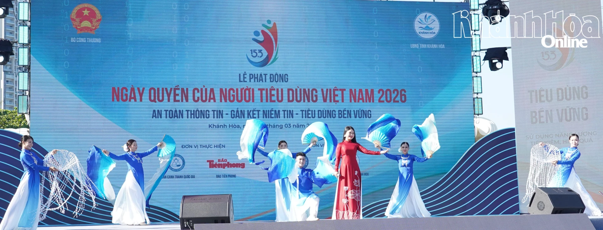 Tiết mục văn nghệ tại buổi lễ.