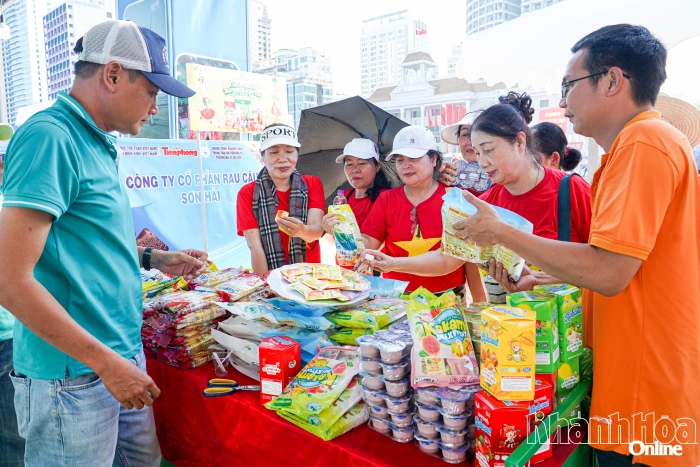 Bảo vệ quyền lợi người tiêu dùng: Nền tảng của phát triển kinh tế bền vững