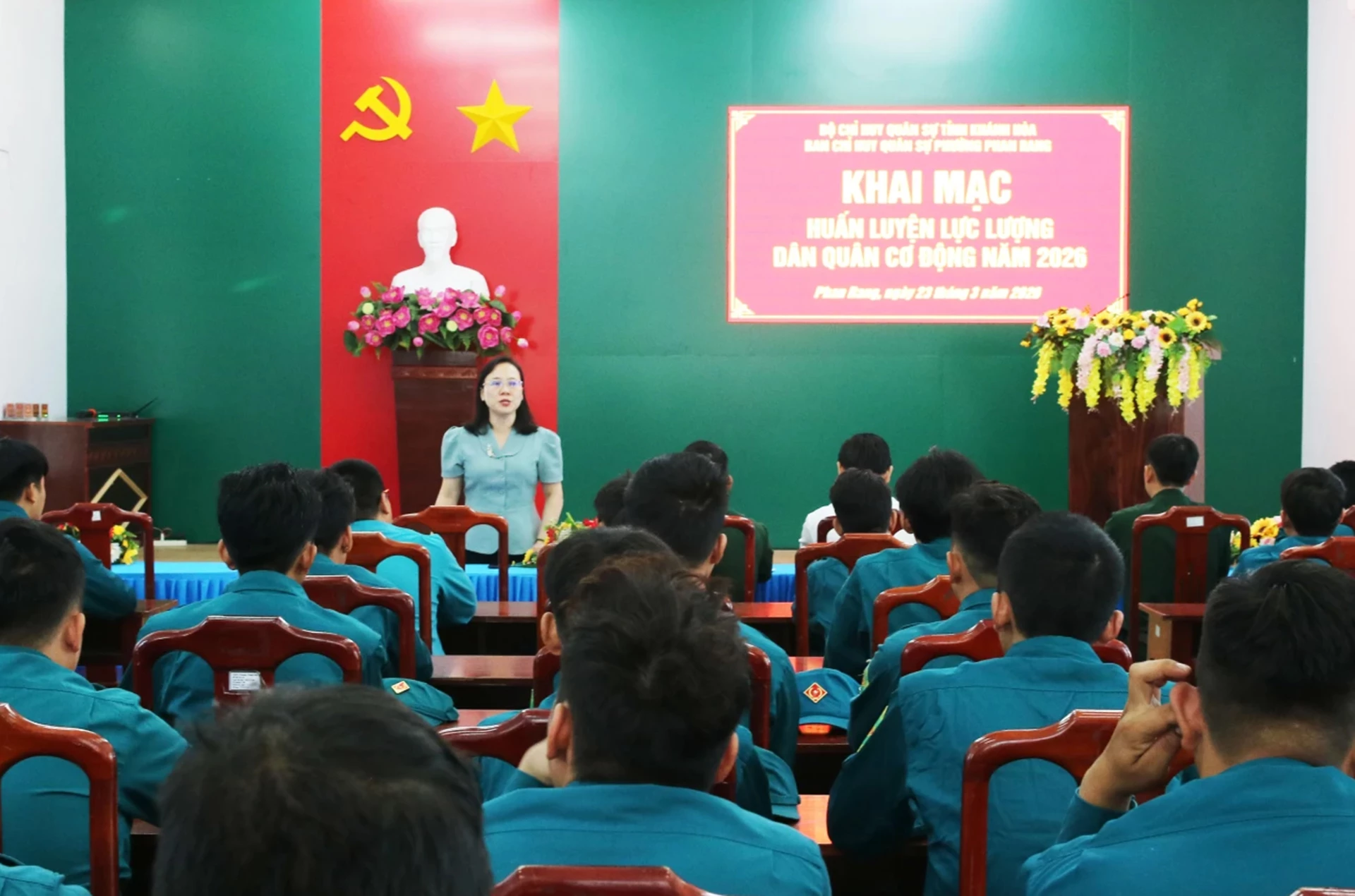 Quang cảnh khai mạc.