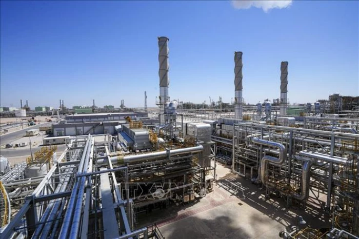 Giá dầu tăng, vận tải biển và thị trường tài chính toàn cầu biến động do căng thẳng Trung Đông