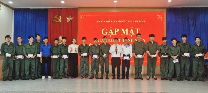 Phường Bắc Cam Ranh gặp mặt, động viên thanh niên chuẩn bị lên đường nhập ngũ năm 2026