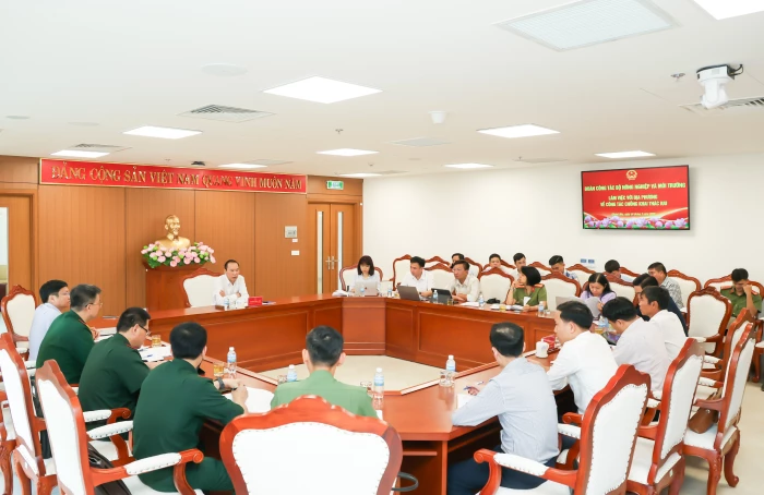 Thứ trưởng Bộ Nông nghiệp và Môi trường Phùng Đức Tiến làm việc tại Khánh Hòa về chống khai thác IUU