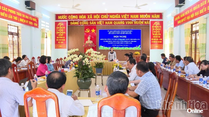 Phó Chủ tịch Thường trực Ủy ban MTTQ Việt Nam tỉnh Trần Thu Mai kiểm tra công tác chuẩn bị bầu cử tại xã Diên Lâm và Diên Điền