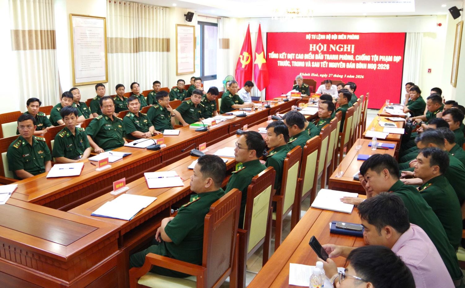 Các đại biểu tham gia hội nghị tại điểm cầu Ban Chỉ huy Bộ đội Biên phòng tỉnh Khánh Hòa.
