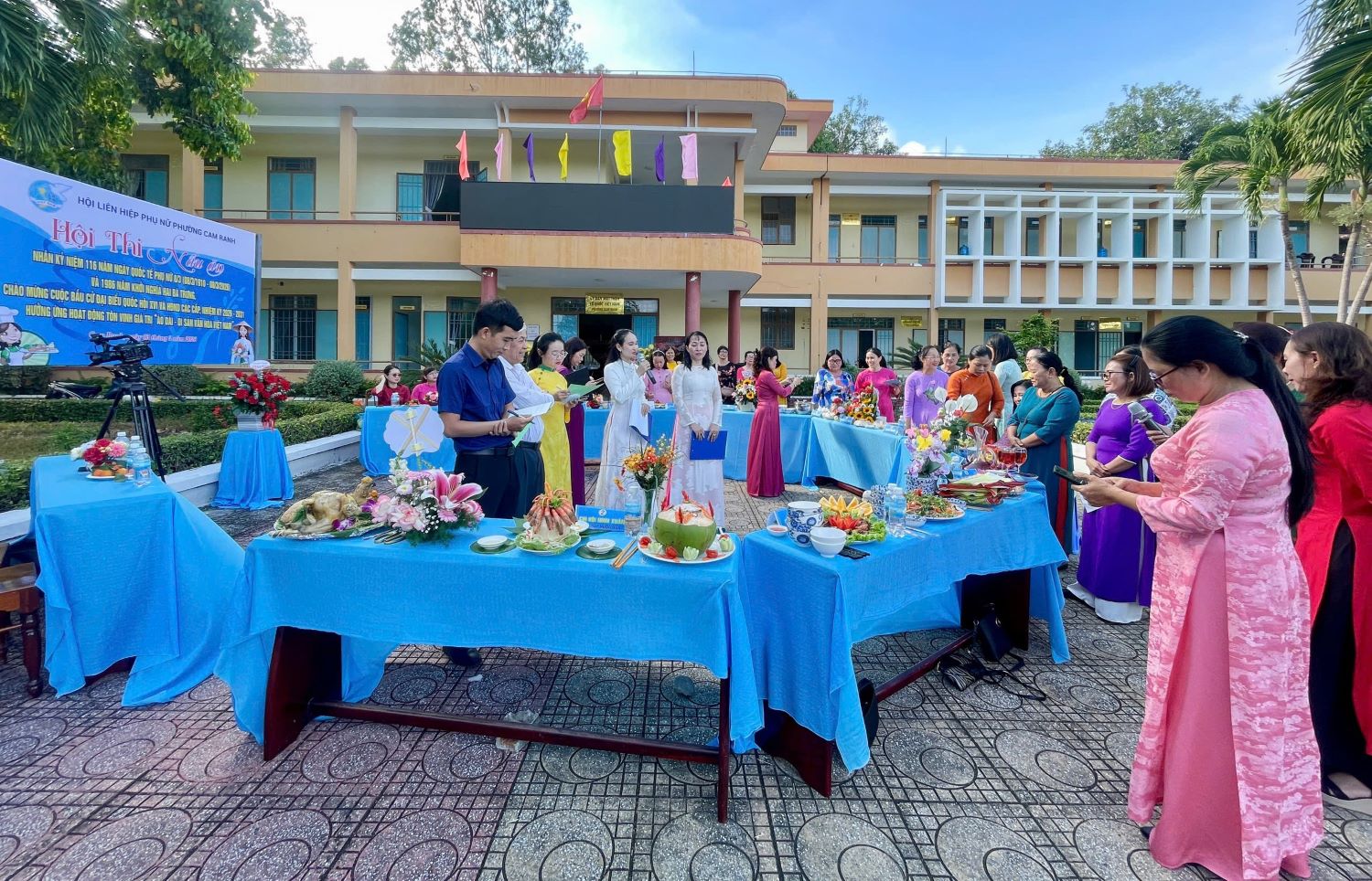 Quang cảnh hội thi.