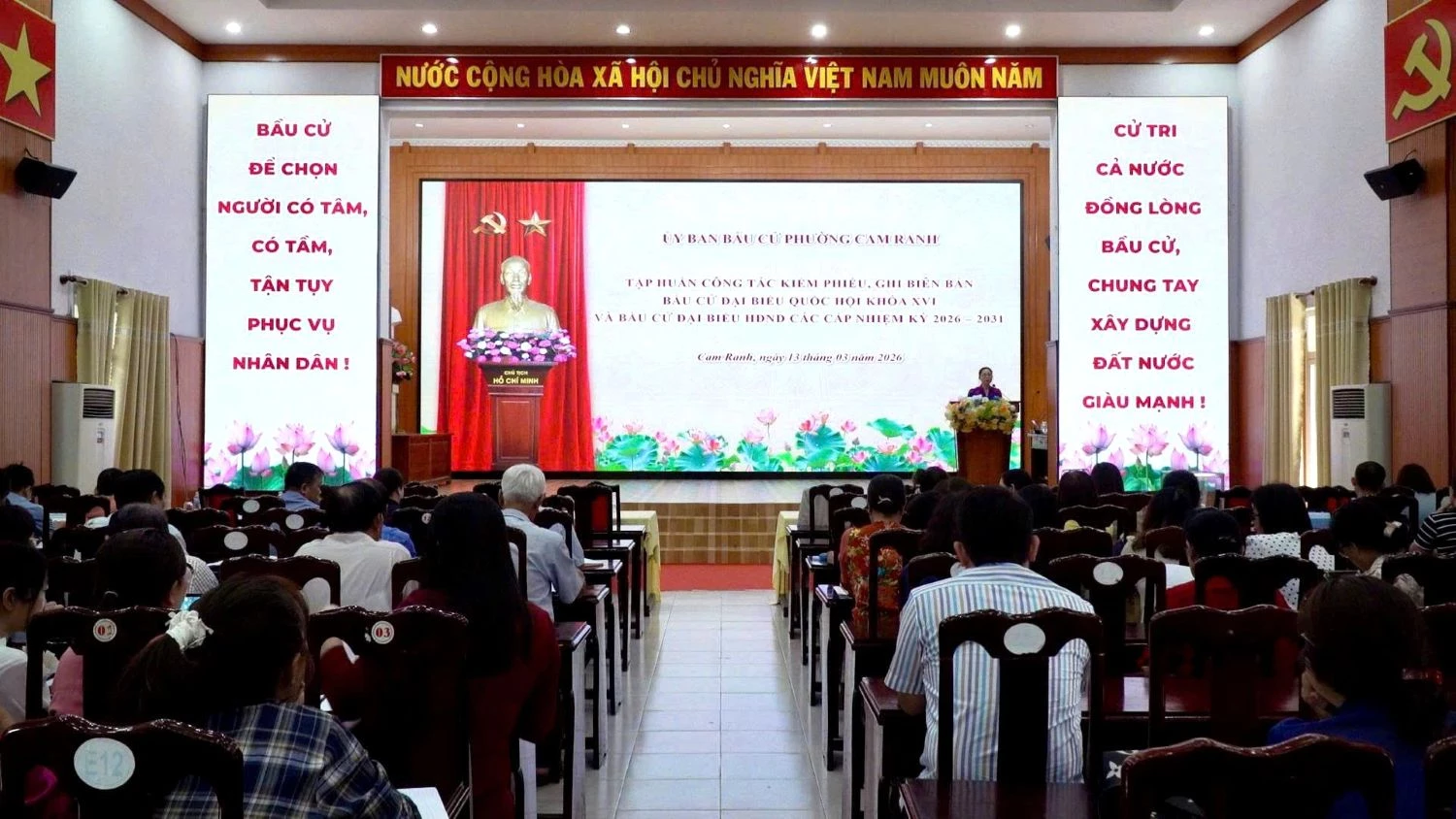 Quang cảnh buổi tập huấn.