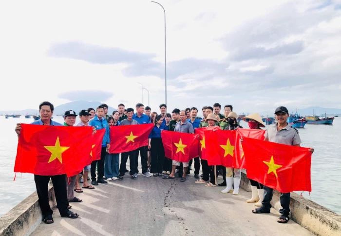 Đoàn xã Vạn Thắng phối hợp tổ chức chương trình "Tháng Ba biên giới - Hành trình địa chỉ đỏ - Ngày đoàn viên"