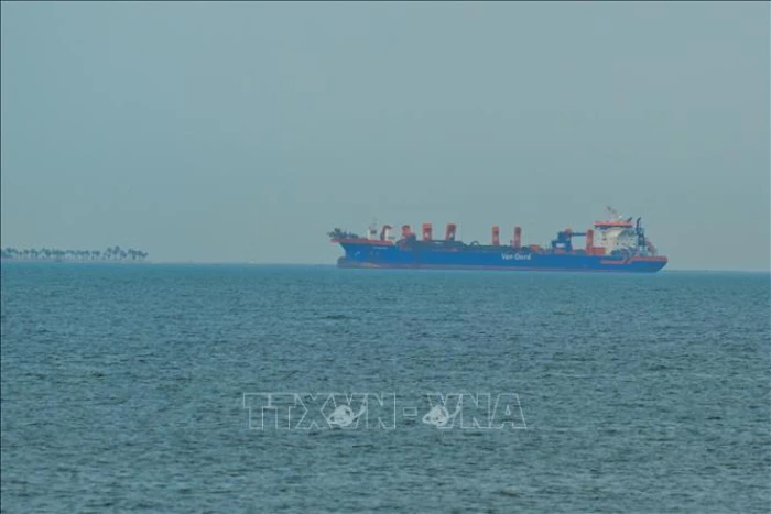 Iran cho phép một số tàu chở ngũ cốc đi qua Eo biển Hormuz