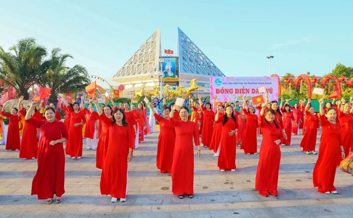 Hơn 120 cán bộ, hội viên phụ nữ phường Phan Rang hưởng ứng “Tuần lễ áo dài” năm 2026