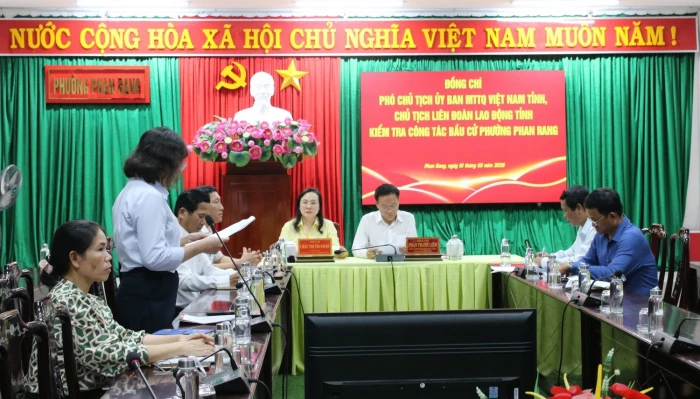 Kiểm tra công tác chuẩn bị bầu cử tại phường Phan Rang