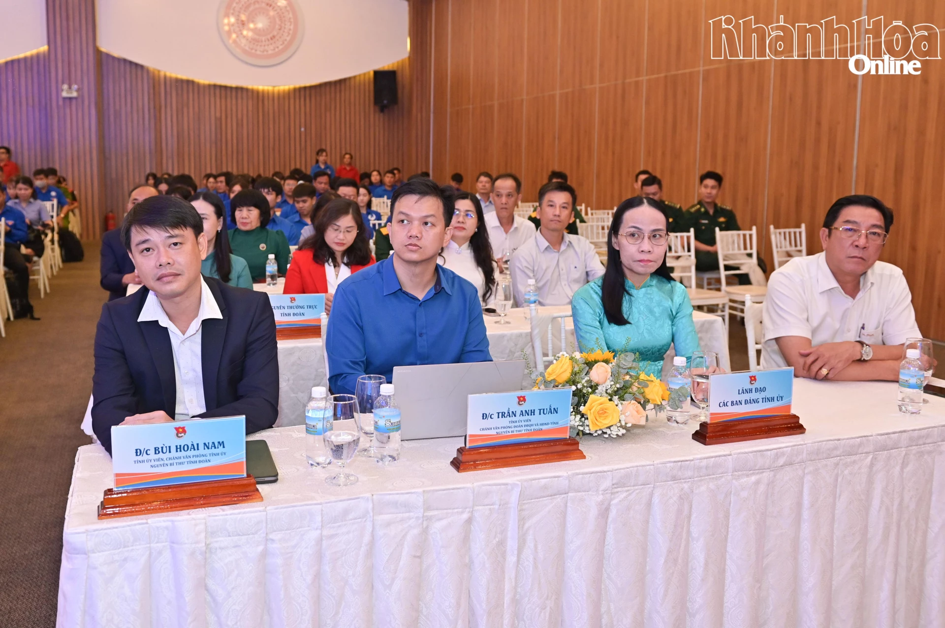 Các đại biểu dự lễ kỷ niệm.