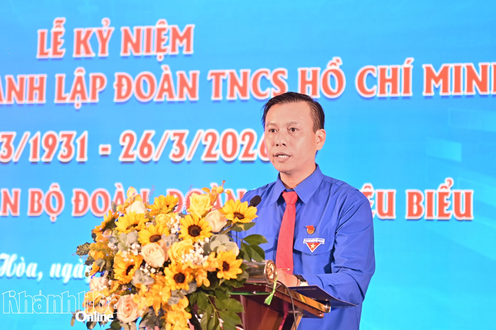 Anh Huỳnh Hữu Phúc - Phó Chủ tịch Ủy ban MTTQ Việt Nam tỉnh, Bí thư Tỉnh đoàn phát biểu ôn truyền thống.