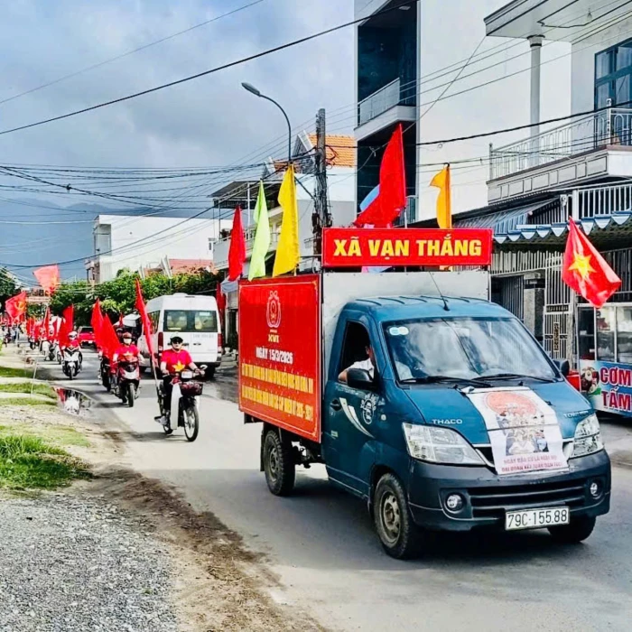 Xã Vạn Thắng tuyên truyền lưu động về bầu cử 