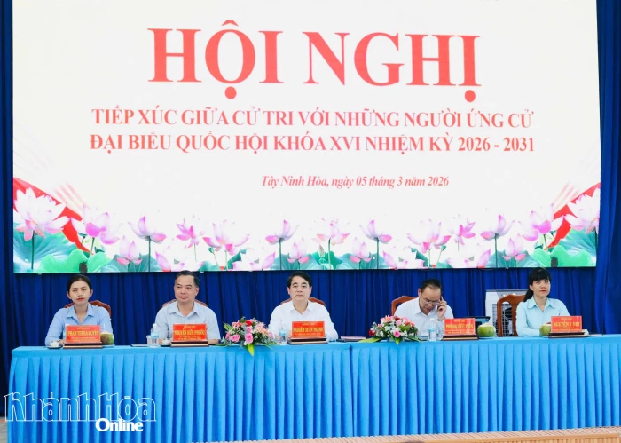 Bí thư Tỉnh ủy Nghiêm Xuân Thành và những người ứng cử đại biểu Quốc hội khóa XVI tiếp xúc cử tri xã Tây Ninh Hòa
