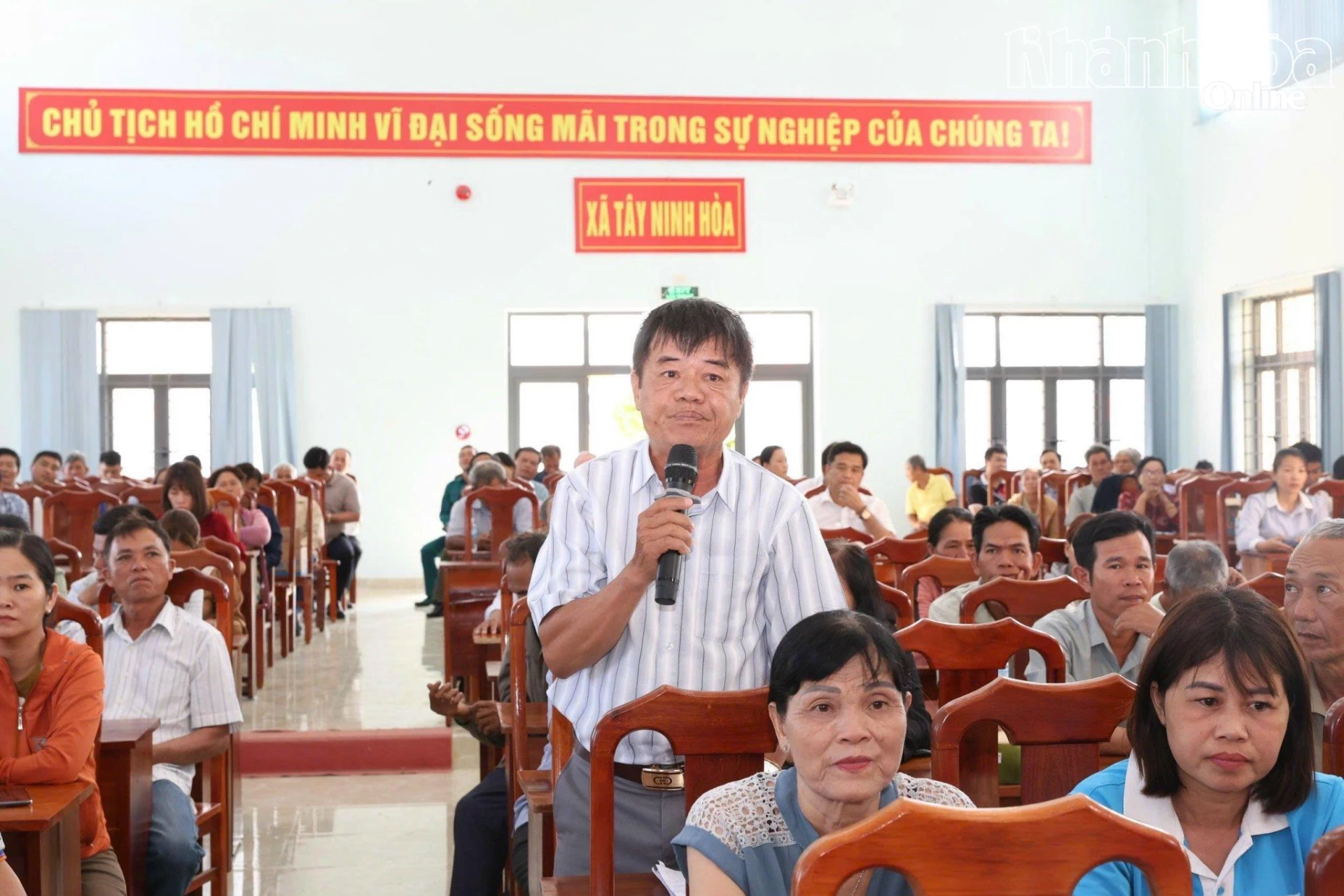 Cử tri xã Tây Ninh Hòa phát biểu ý kiến