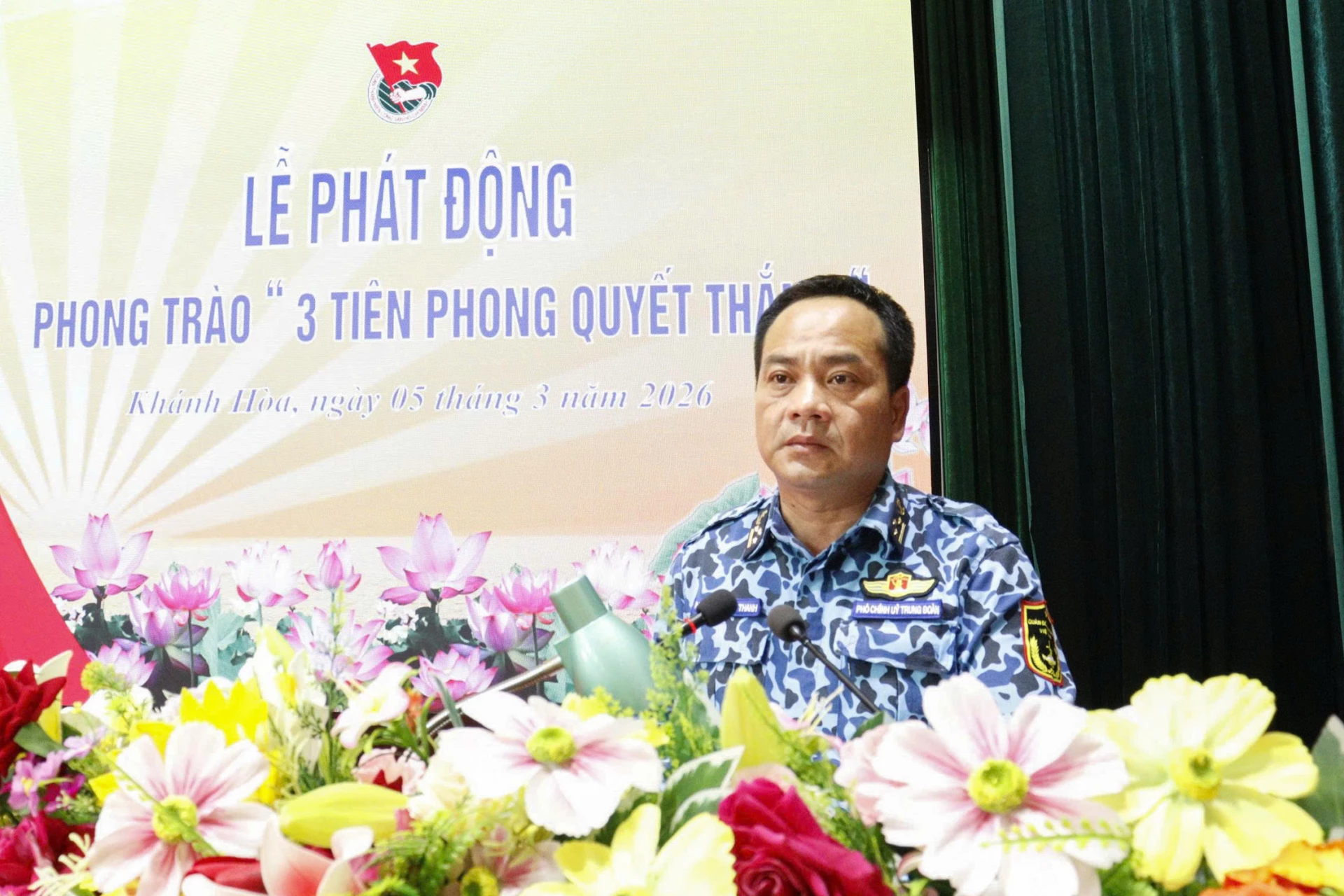 Thượng tá Nguyễn Trần Thanh - Phó Chính ủy Trung đoàn phát biểu chỉ đạo tại lễ phát động.
