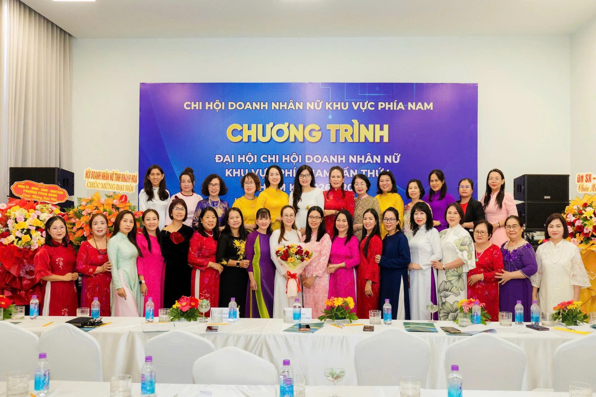 Các đại biểu tham dự đại hội Chi hội Doanh nhân nữ khu vực phía Nam. (Ảnh do Hội Doanh nhân nữ tỉnh Khánh Hòa cung cấp)