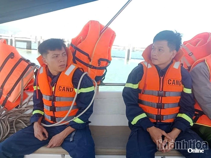 Tích cực tìm kiếm người đàn ông mất tích trên vịnh Vân Phong