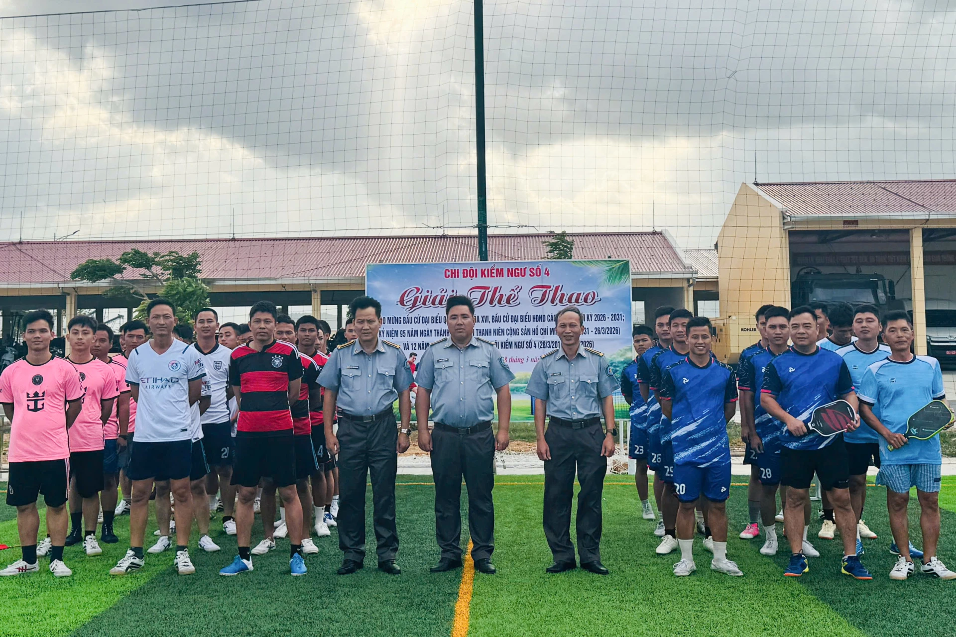 Lễ khai mạc giải thể thao của chi đội.