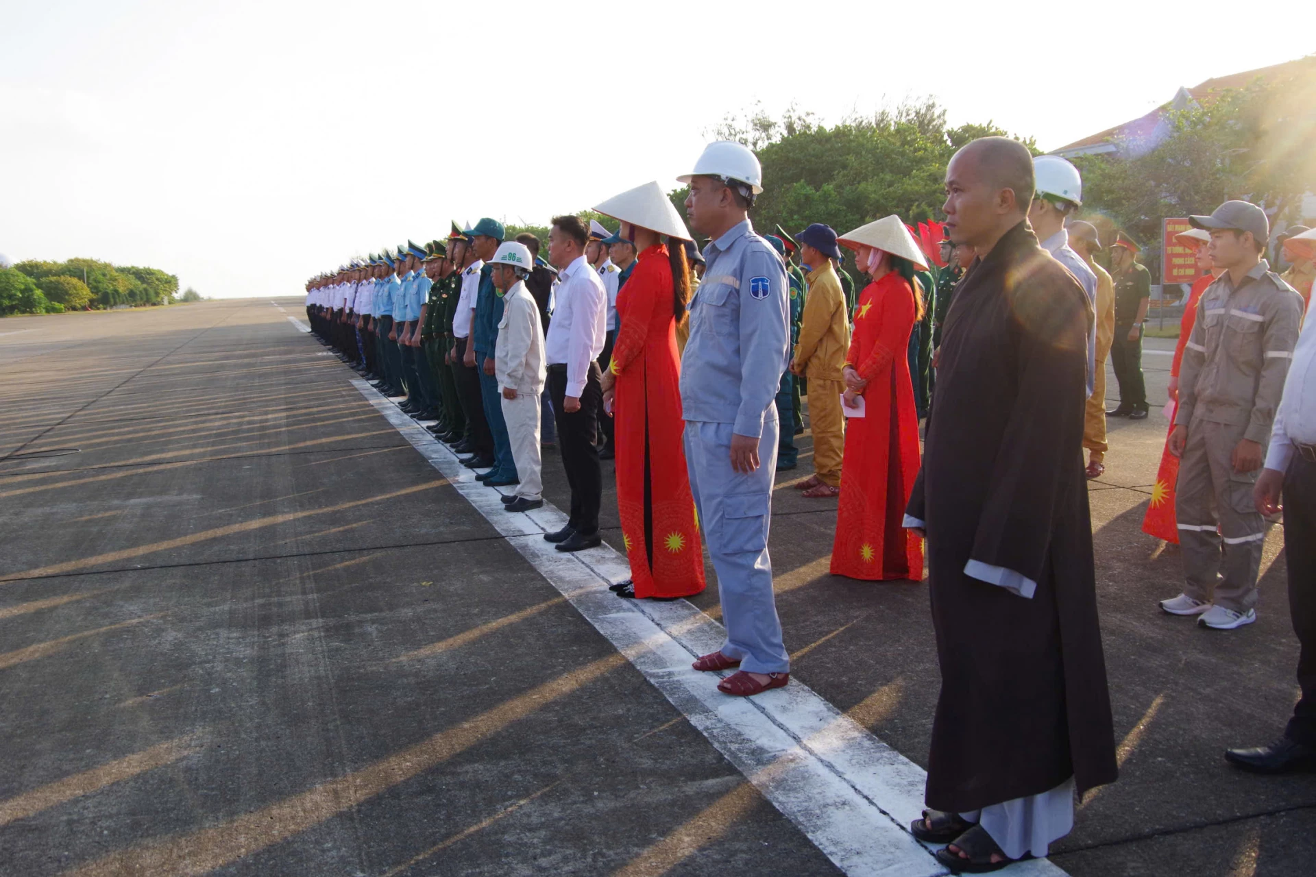 Cử tri tham gia bầu cử.