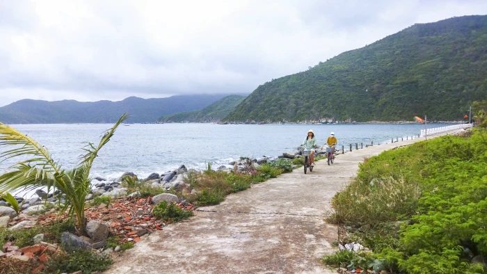 Những con đường màu xanh trên đảo