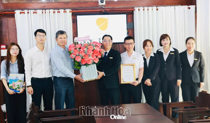 Hiệp hội Du lịch Khánh Hòa kếp nạp hội viên mới