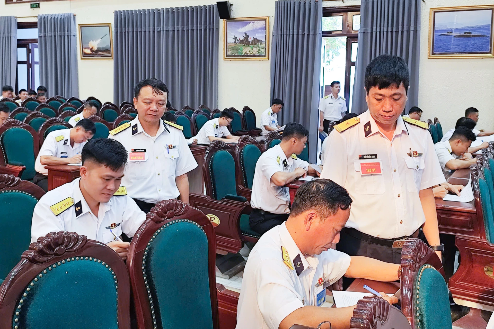 Thí sinh thực hiện phần thi nhận thức bằng hình thức trắc nghiệm.