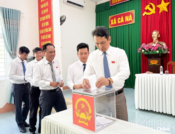 HĐND xã Cà Ná tổ chức Kỳ họp thứ nhất, nhiệm kỳ 2026 - 2031