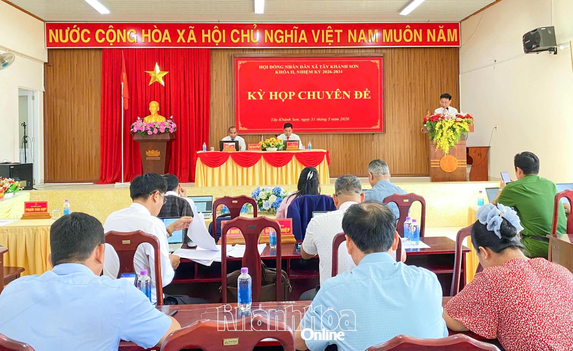 Quang cảnh tại kỳ họp