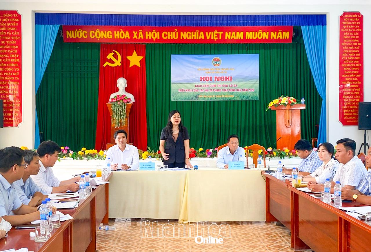 Bà Phan Thị Ngân Hạnh phát biểu tại hội nghị.