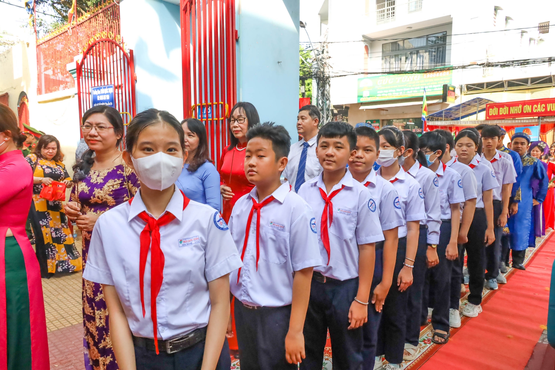 Pupils attending Hung Kings’ death anniversary 2023 
