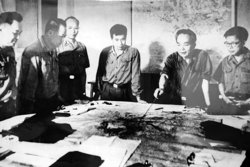 Quân ủy Trung ương theo dõi diễn biến chiến dịch Hồ Chí Minh, tháng 4-1975, ảnh tư liệu