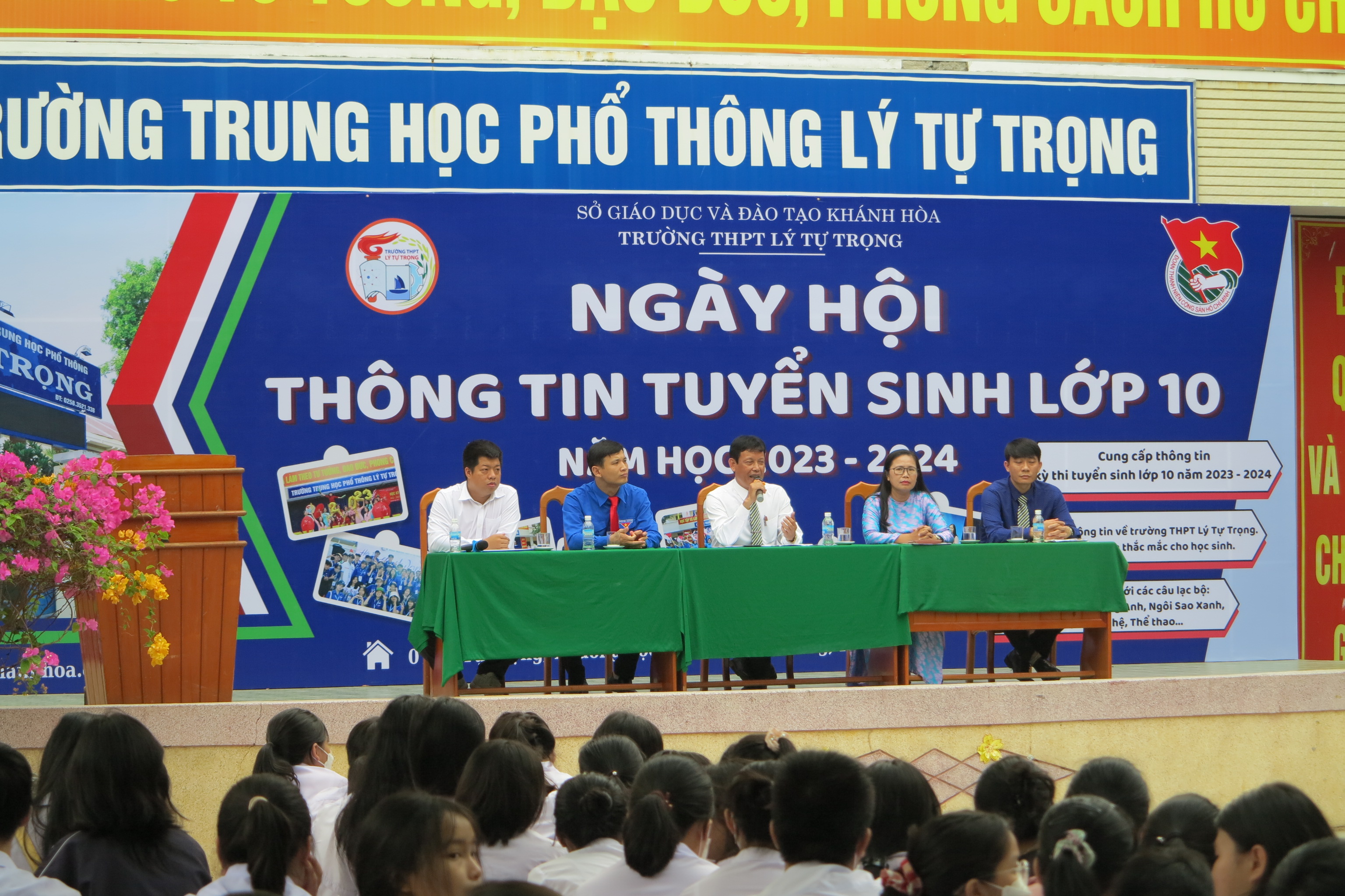 Trường THPT Lý Tự Trọng tổ chức Ngày hội thông tin tuyển sinh lớp 10