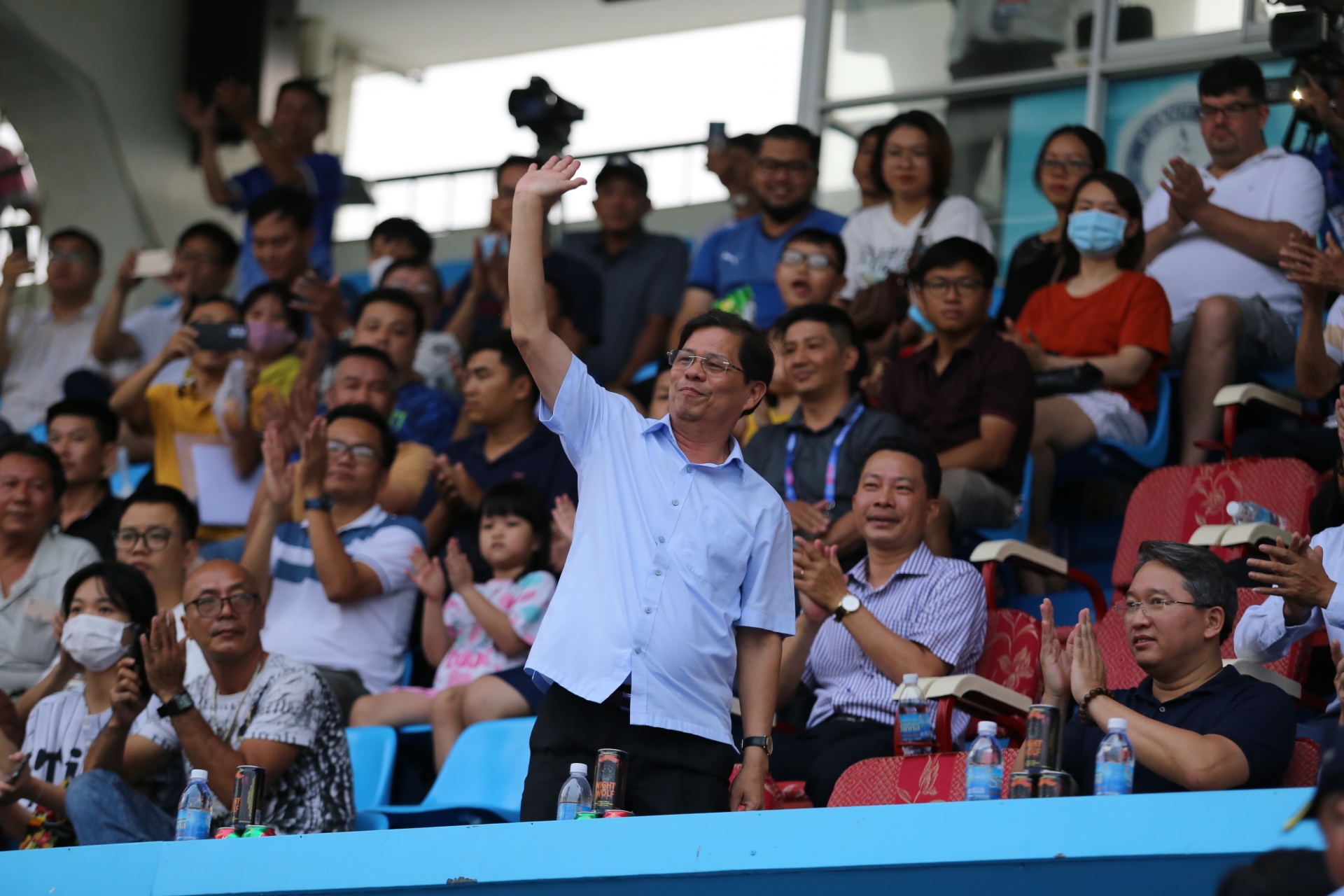 …and Nguyen Tan Tuan attend the match between Khanh Hoa FC and SHB Da Nang

