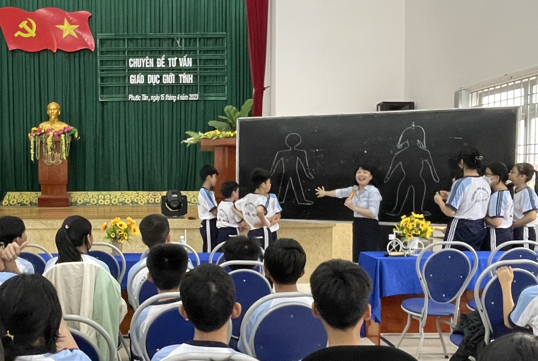 Trường THCS Âu Cơ: Tổ chức chuyên đề giáo dục giới tính cho học sinh