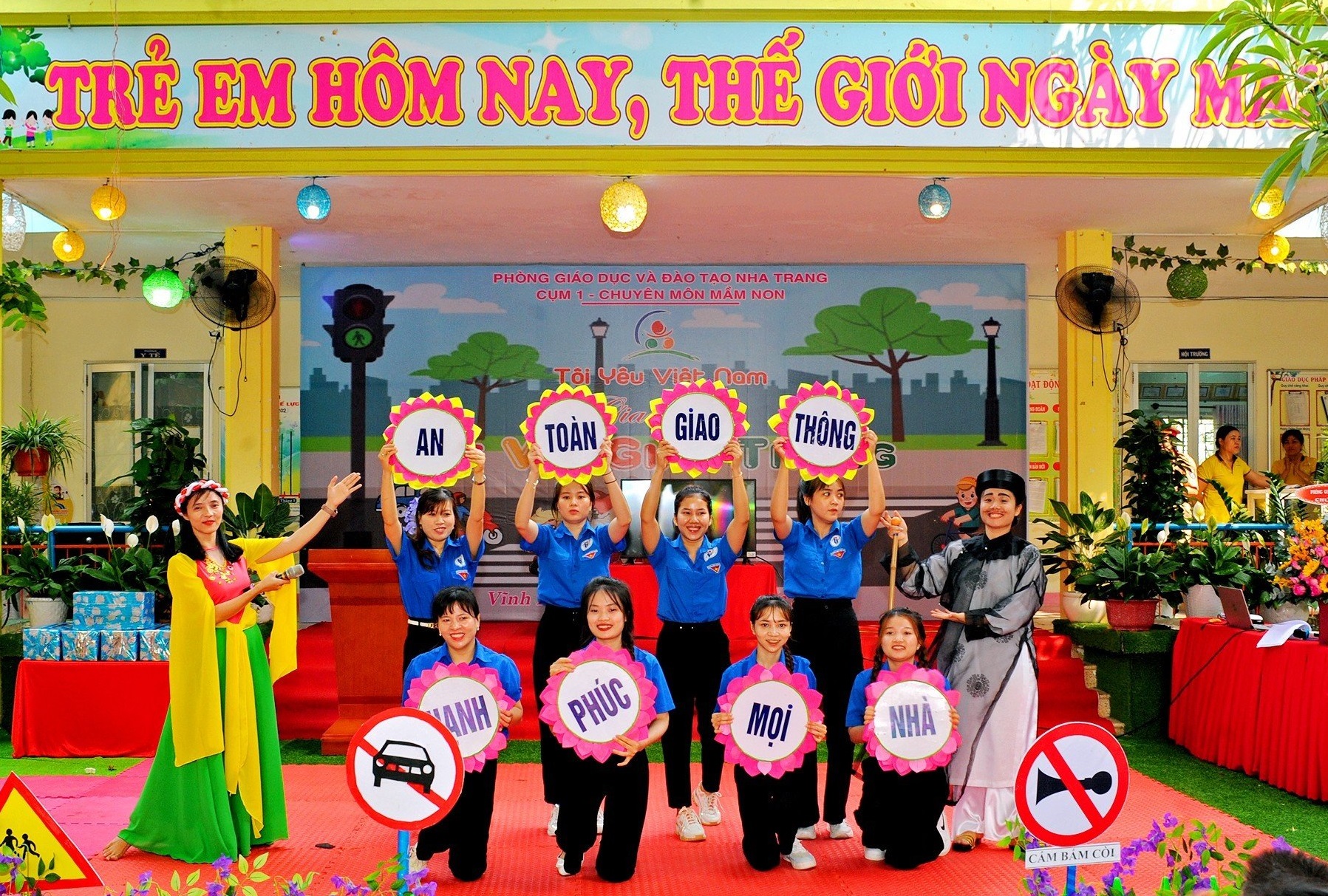 Cụm 1 mầm non TP. Nha Trang: Giao lưu ”Bé vui an toàn giao thông”
