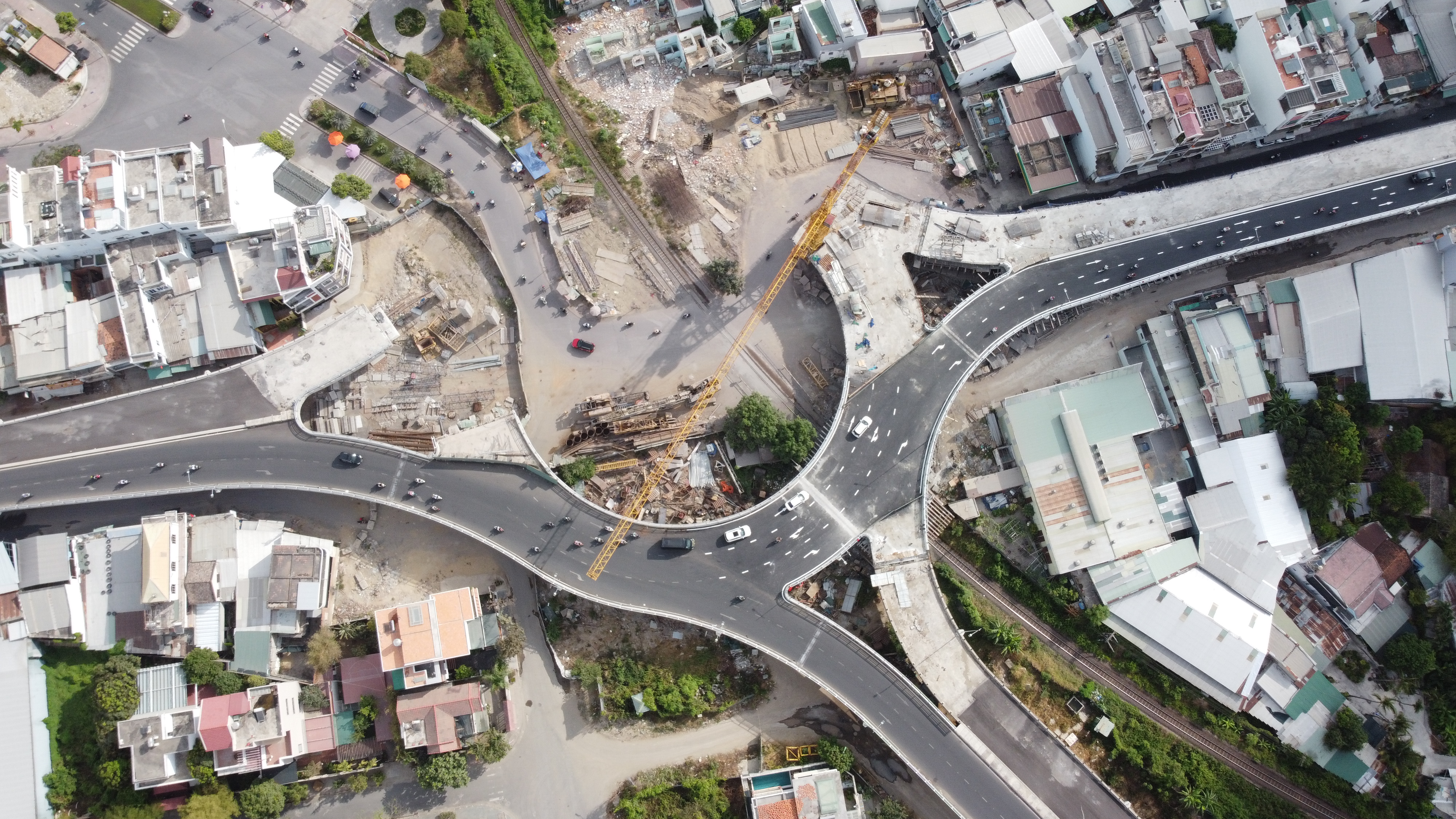 Cận cảnh Nút giao thông Ngọc Hội ngày đầu thông xe