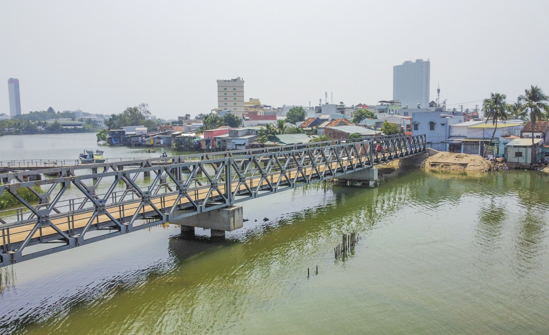 Cầu Ngọc Thảo được đầu tư gần 19 tỷ đồng, trong đó chi phí xây dựng là hơn 13 tỷ đồng.
