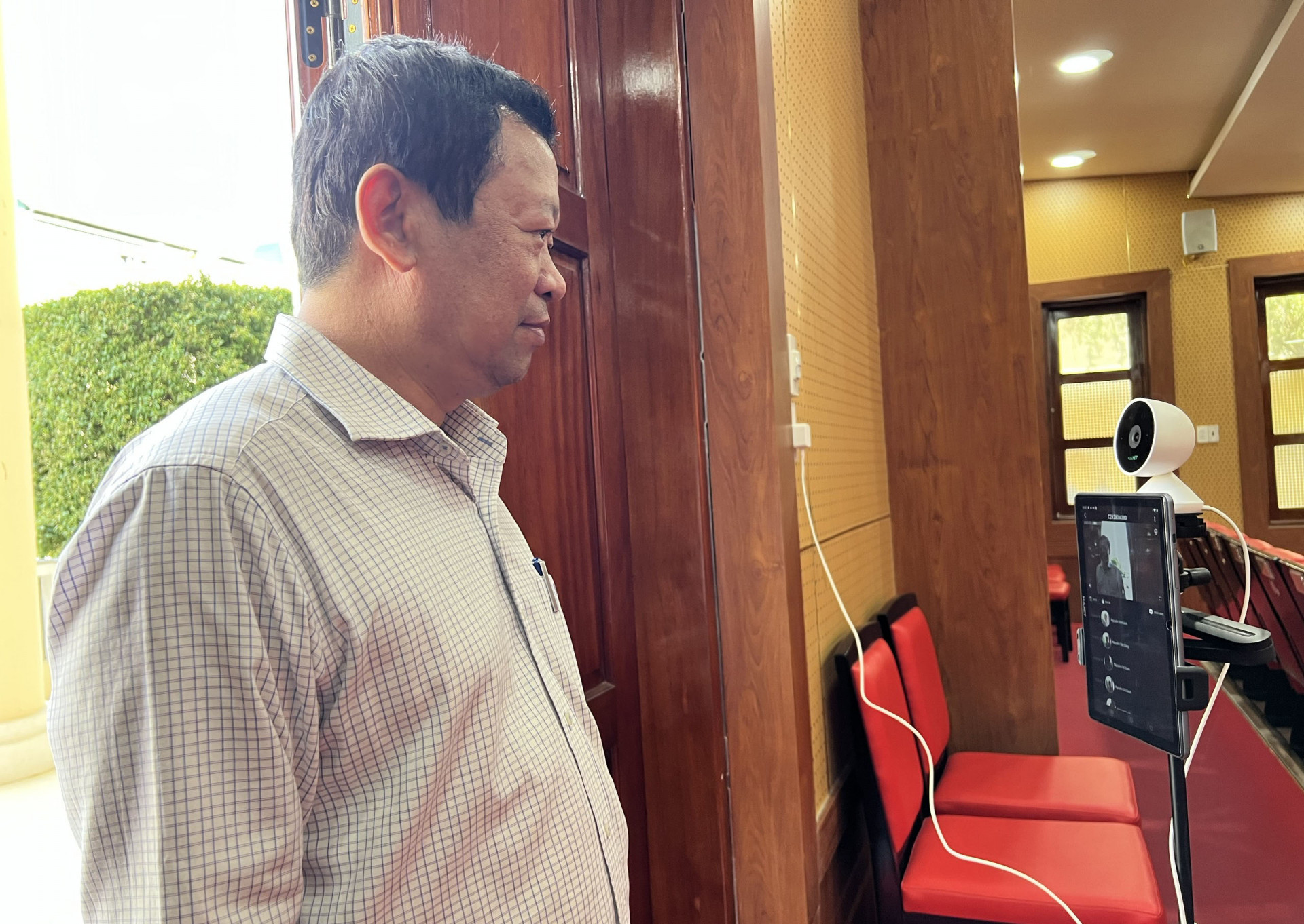Đại biểu dự Hội nghị Thành ủy Nha Trang lần thứ 12, ngày 28-3-2023 điểm danh bằng hệ thống Camera AI Hanet.
