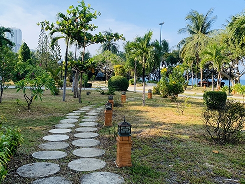 Nha Trang: Chấn chỉnh, lập lại trật tự mỹ quan trên tuyến công viên bờ biển