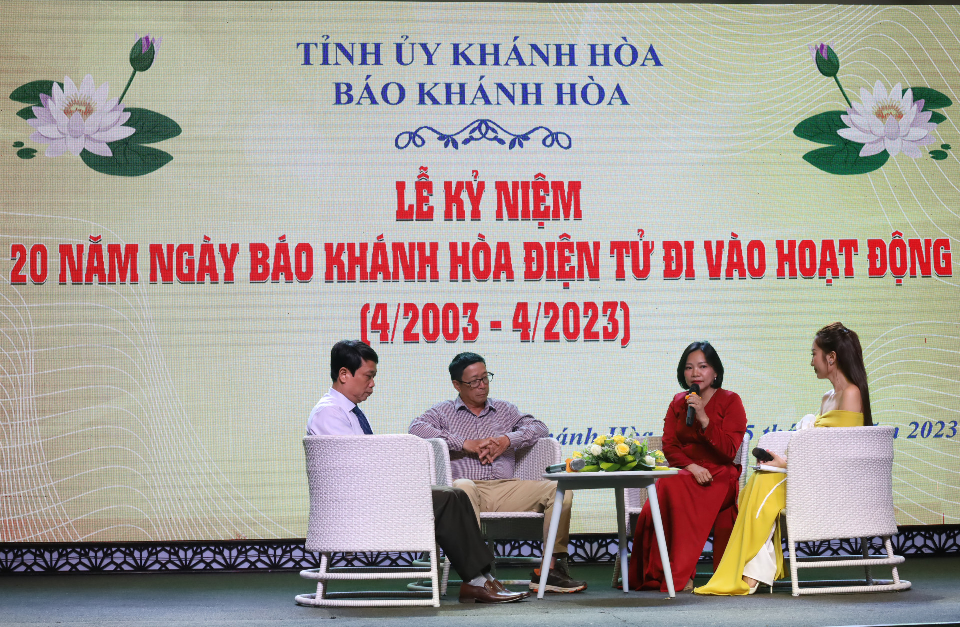 Các Tổng Biên tập Báo Khánh Hòa qua các thời kỳ chia sẻ về sự hình thành và phát triển của Báo Khánh Hòa điện tử.