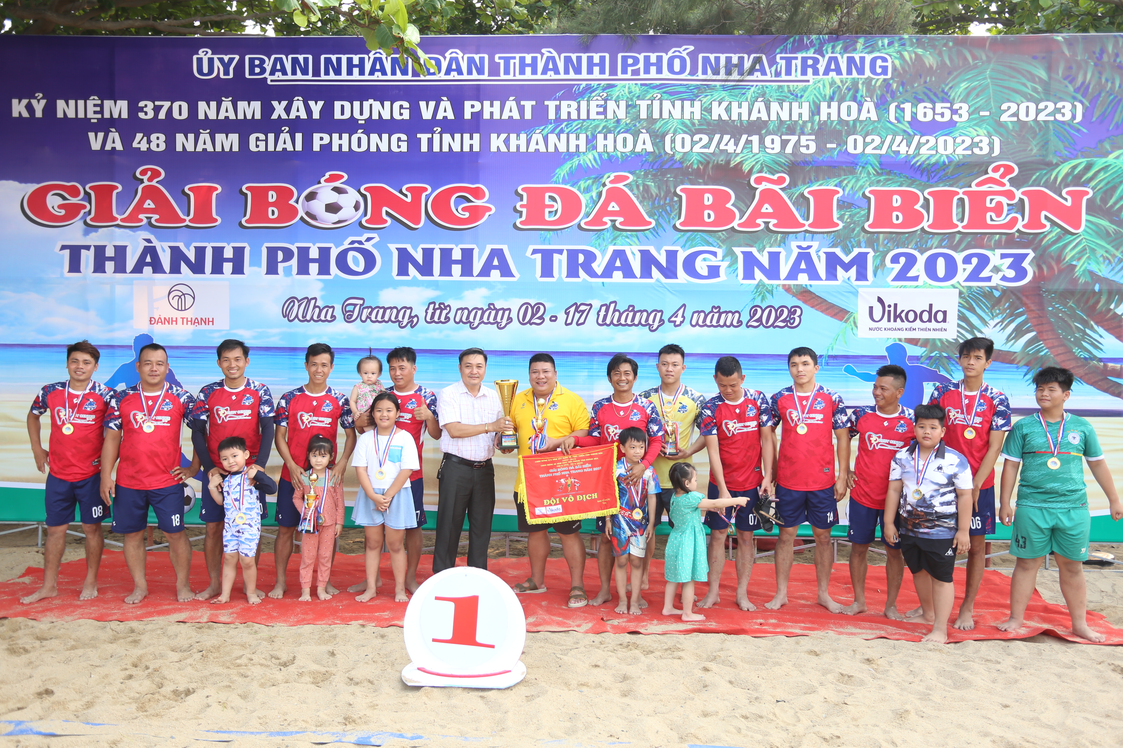 Đội Hai Trường Ruby vô địch Giải bóng đá bãi biển TP. Nha Trang 2023