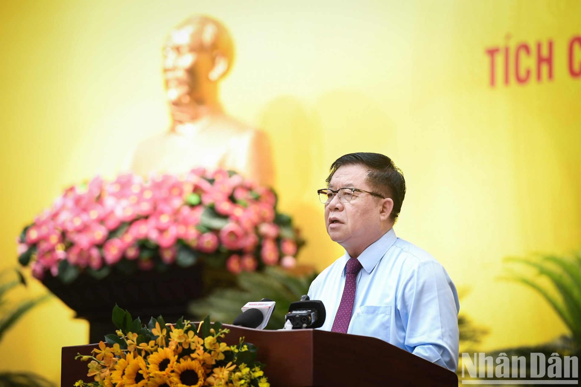 Đồng chí Nguyễn Trọng Nghĩa, Bí thư Trung ương Đảng Trưởng Ban Tuyên giáo Trung ương phát biểu chỉ đạo Hội nghị.