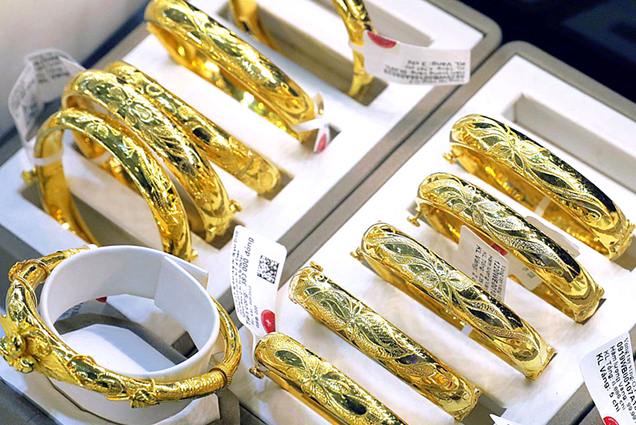 Giá vàng sáng 18-4 giảm 100.000 đồng/lượng