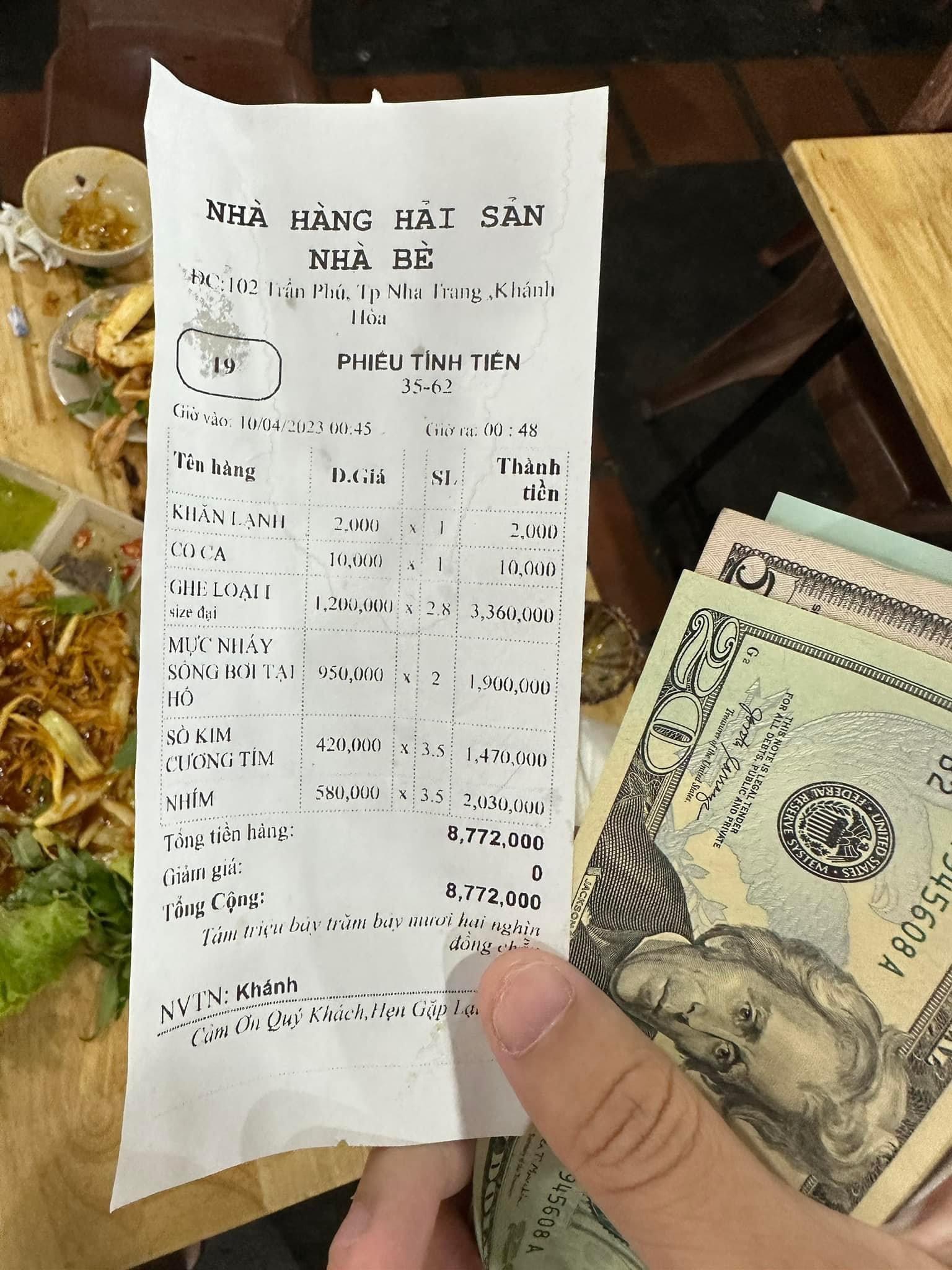 Hóa đơn tính tiền Nhà hàng hải sản Nhà Bè do tài khoản Lê Thái Sơn đăng tải trên facebook.