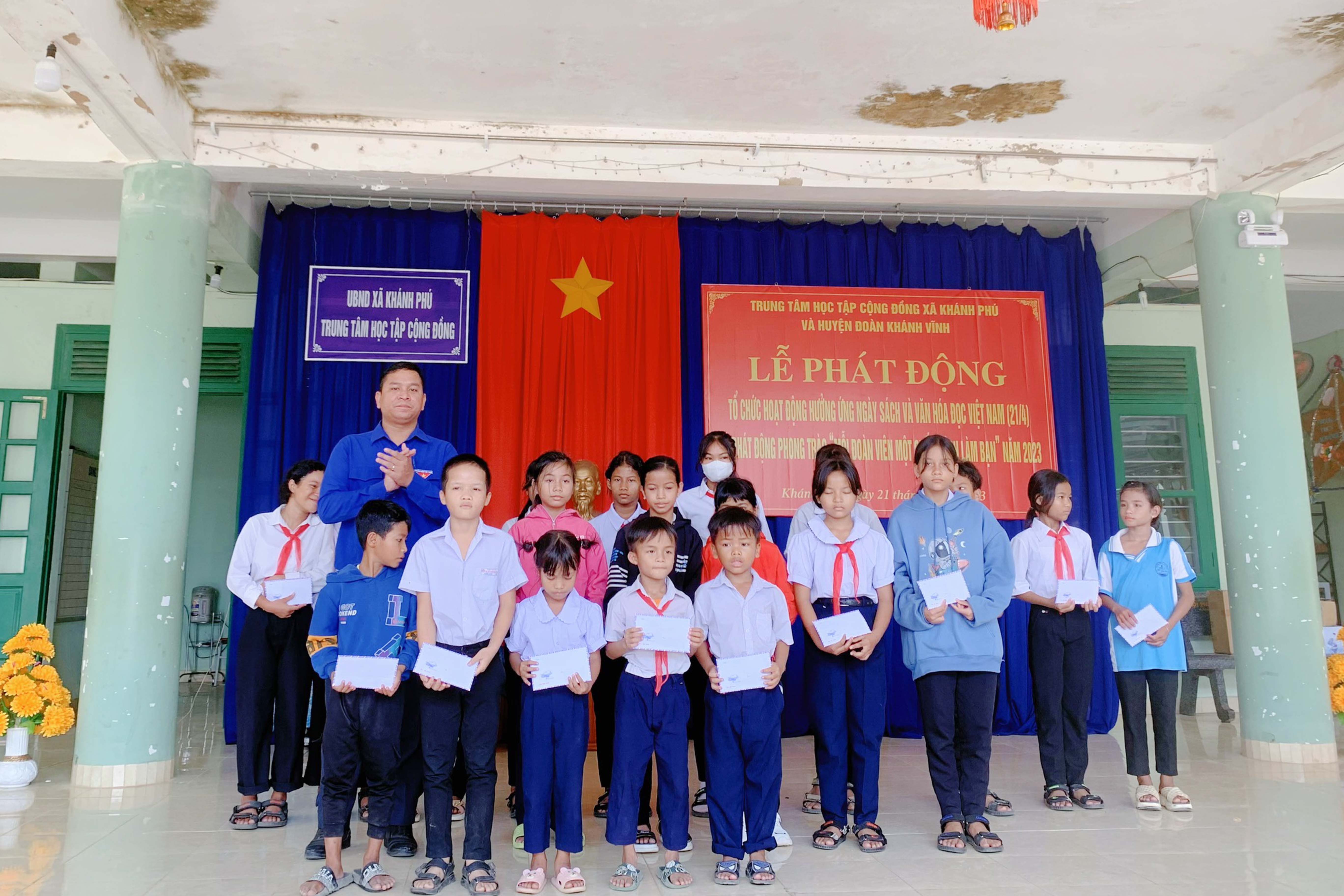 Huyện đoàn Khánh Vĩnh: Hưởng ứng Ngày Sách và văn hóa đọc Việt Nam