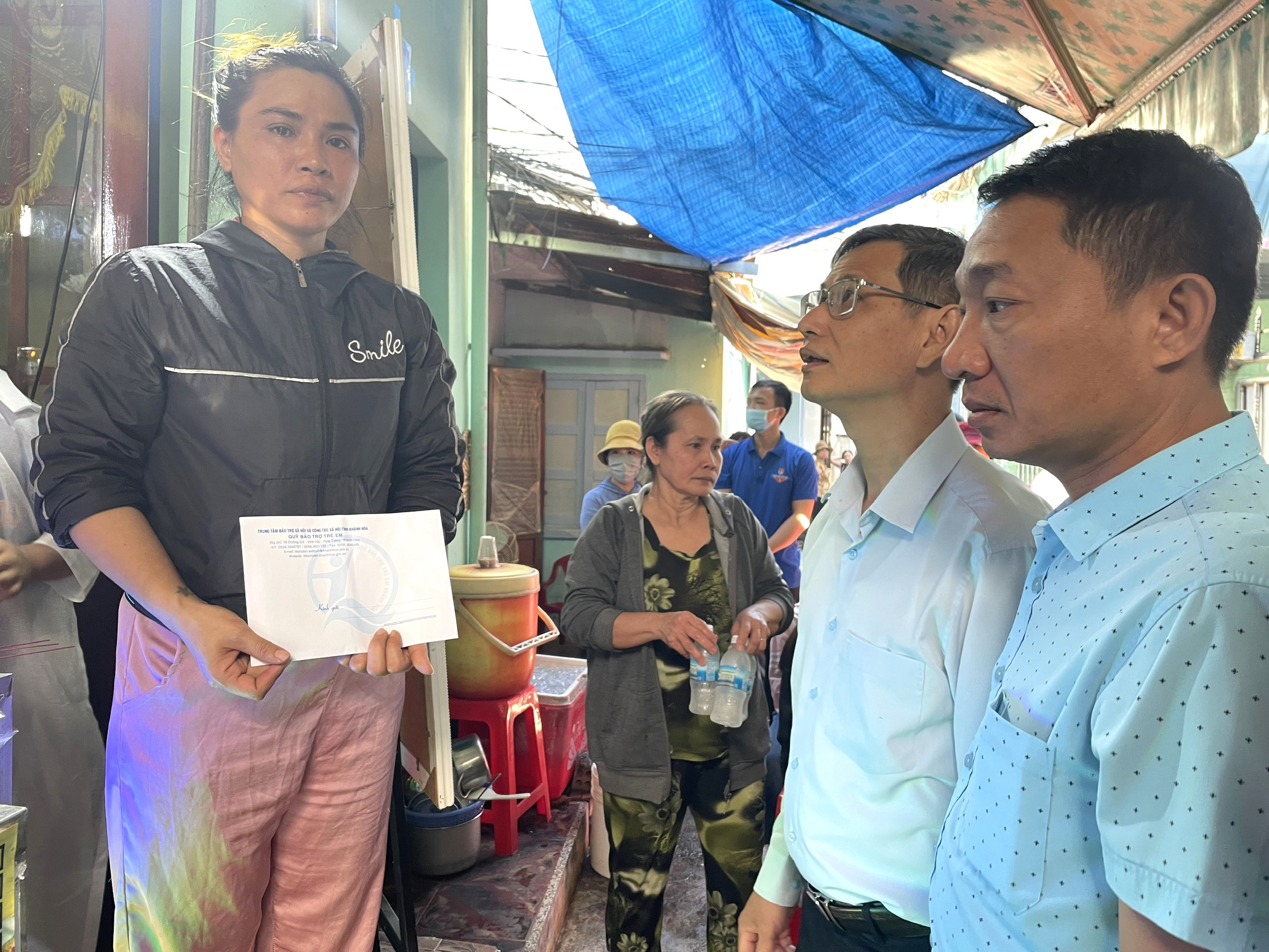 Trao hỗ trợ cho gia đình học sinh bị tử vong tại phường Vĩnh Trường