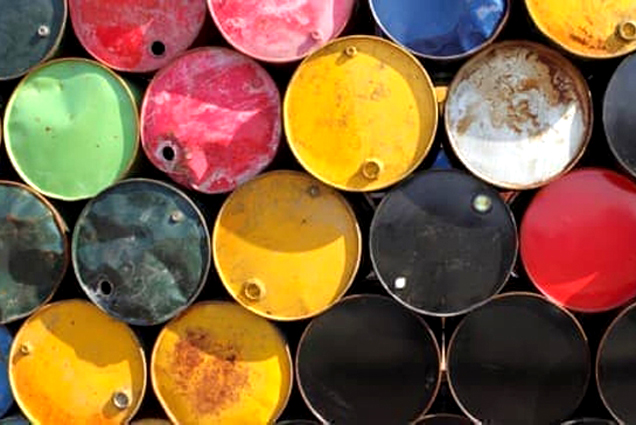 Giá xăng dầu hôm nay (3-4): Tiến sát mốc 90 USD/thùng